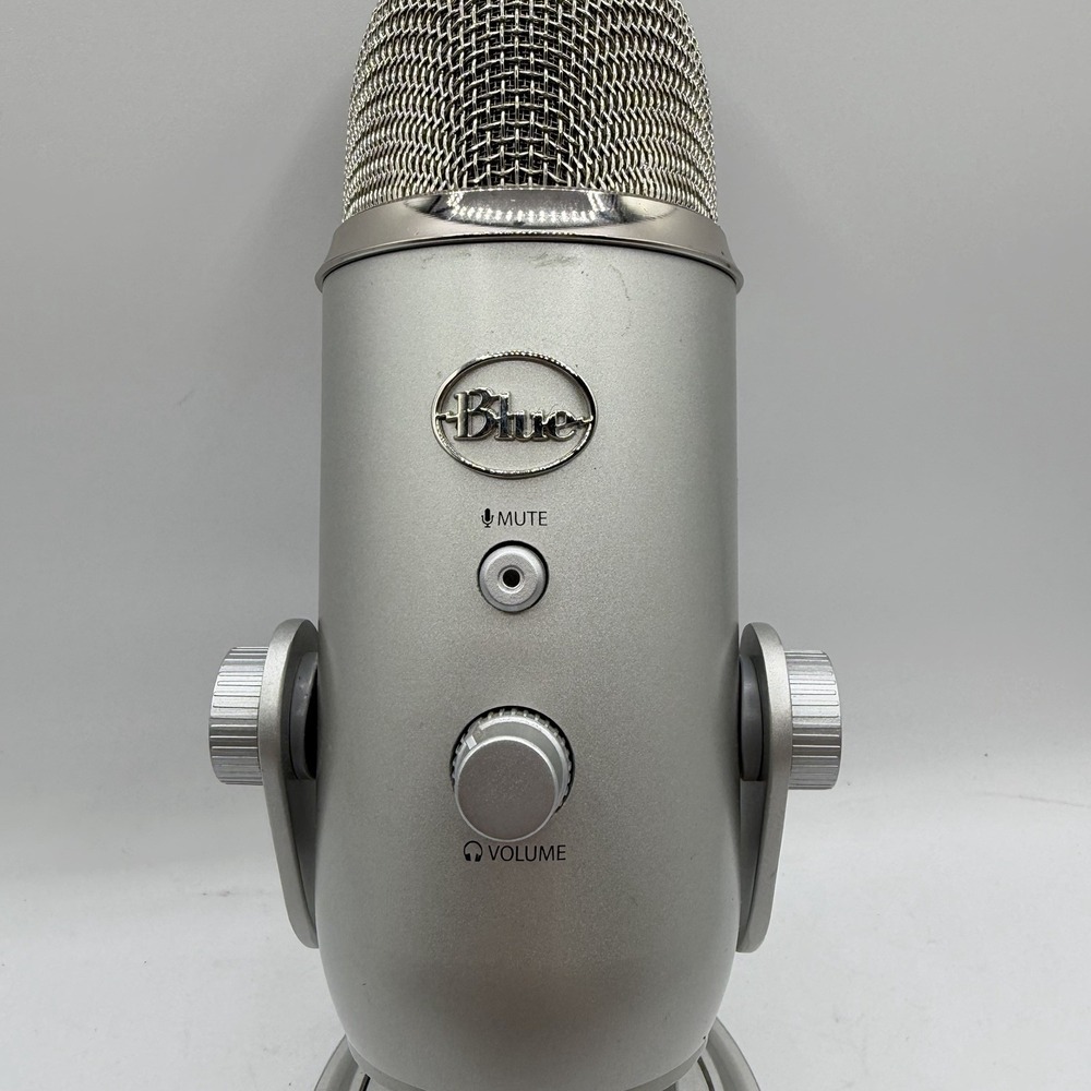Blue Yeti USB Microphone A00132 Silver Podcast Streaming Mic w/ Stand - Picture 2 of 8